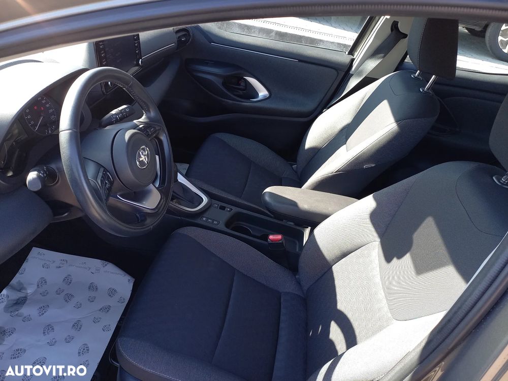 Toyota Yaris 1.5 VVT-i HSD Dynamic - 10