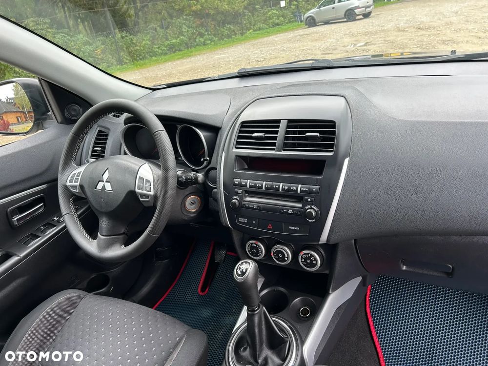 Mitsubishi ASX - 5