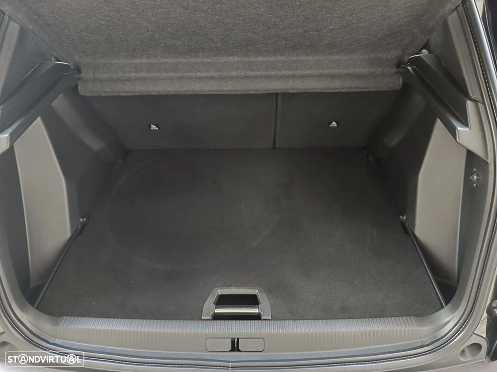 Peugeot e-2008 GT Pack - 38