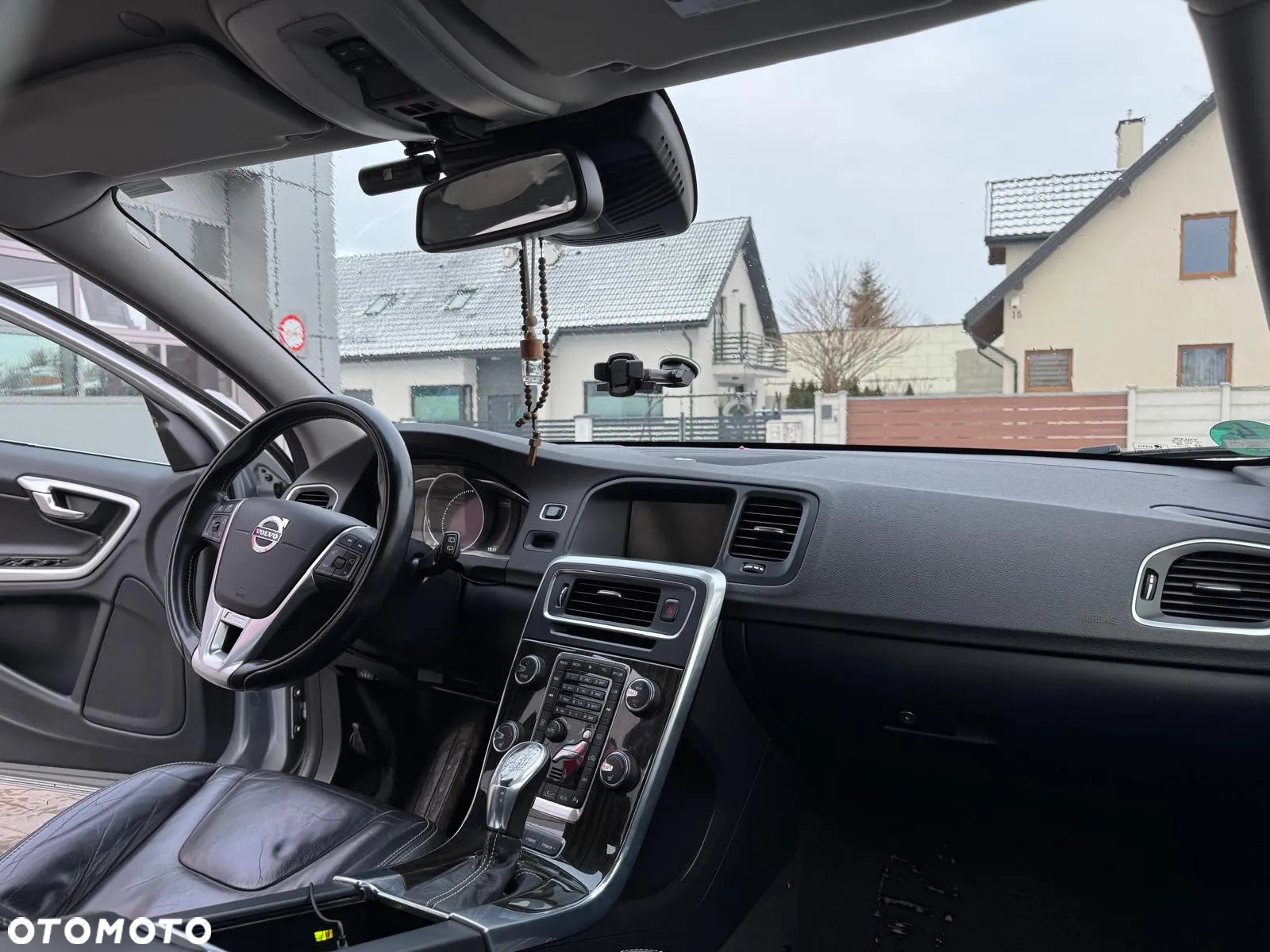 Volvo V60 D6 AWD Plug-in Hybrid R-Design Summum - 21