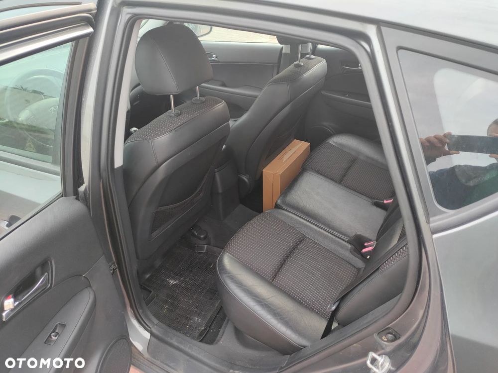 Hyundai i30 1.6 CRDi Premium - 14