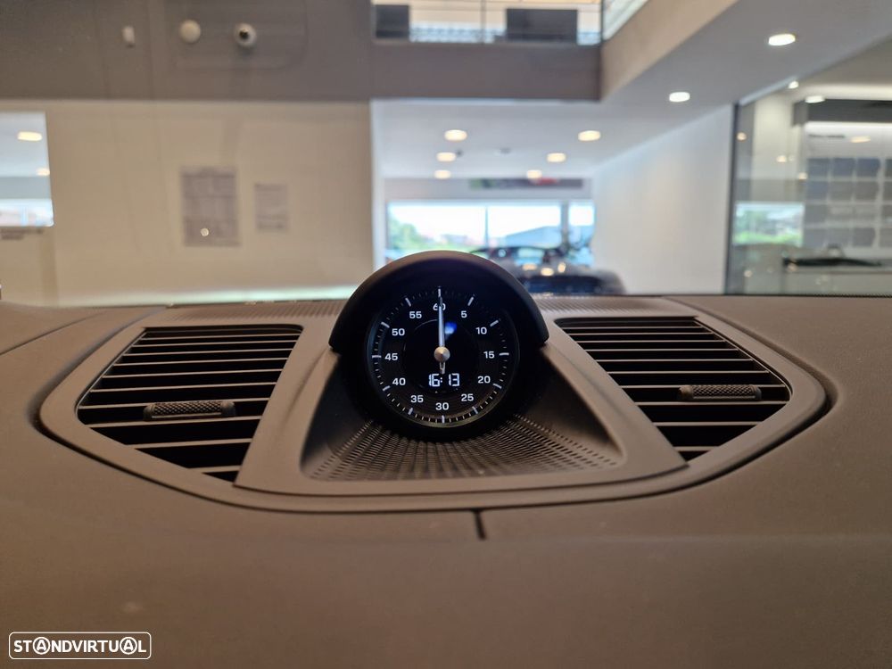 Porsche Panamera 4 E-Hybrid - 18