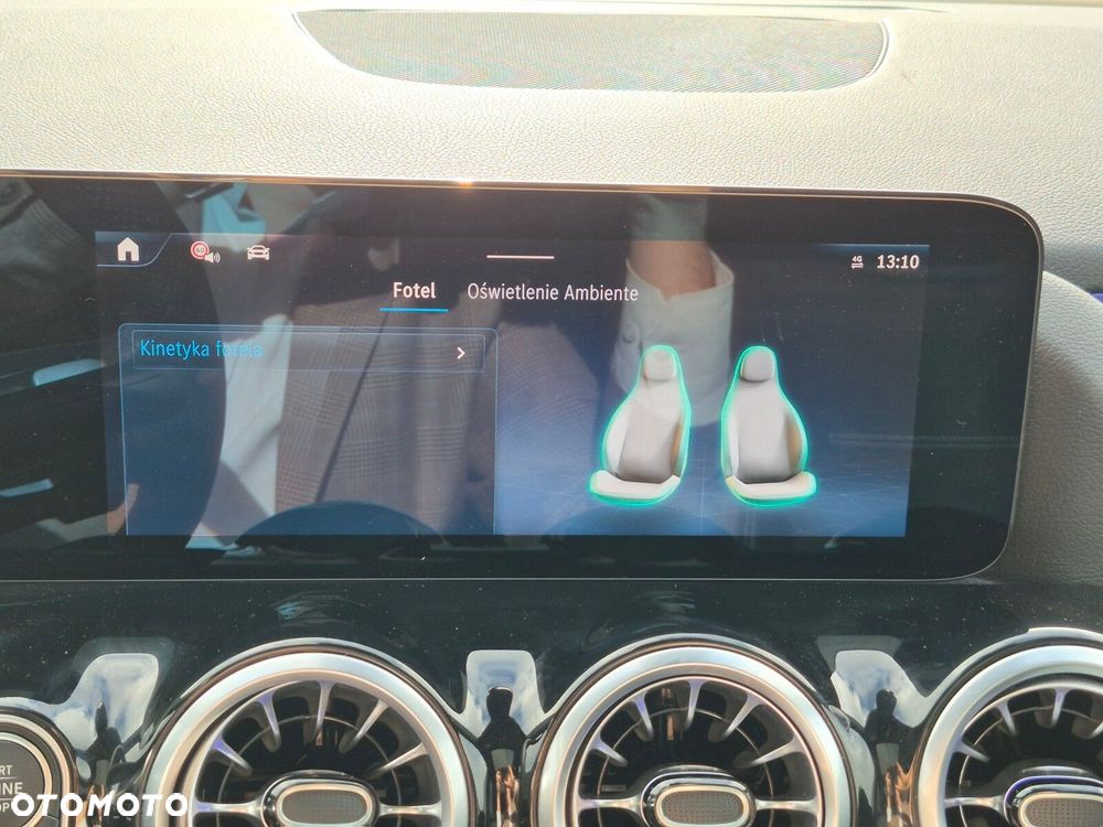 Mercedes-Benz GLA - 30