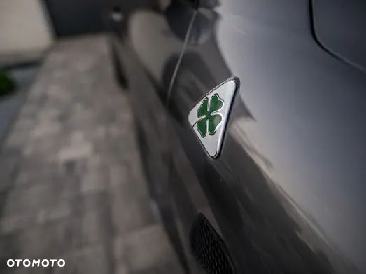 Alfa Romeo Giulia 2.9 Bi Turbo V6 Quadrifoglio - 31
