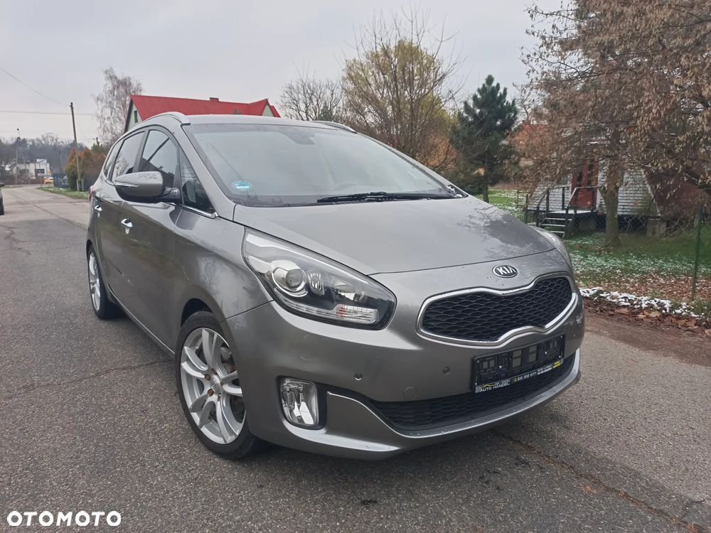 Kia Carens - 1