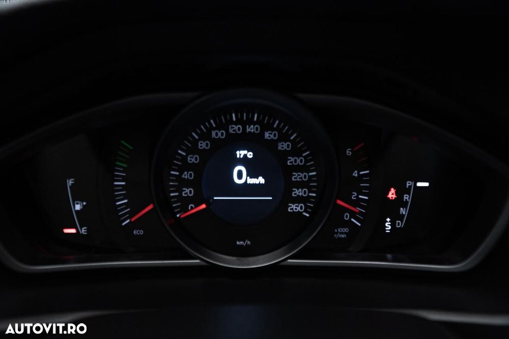 Volvo V40 D3 Geartronic Momentum - 21