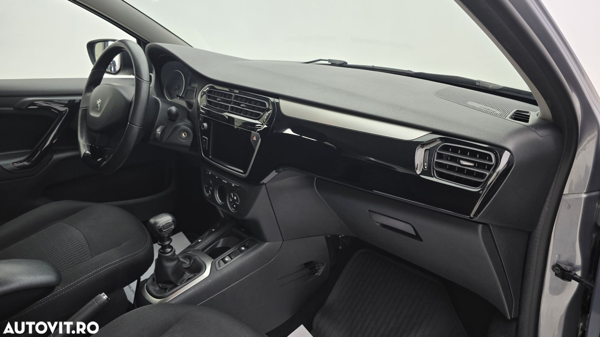 Peugeot 301 1.5 BlueHDI FAP Allure - 20