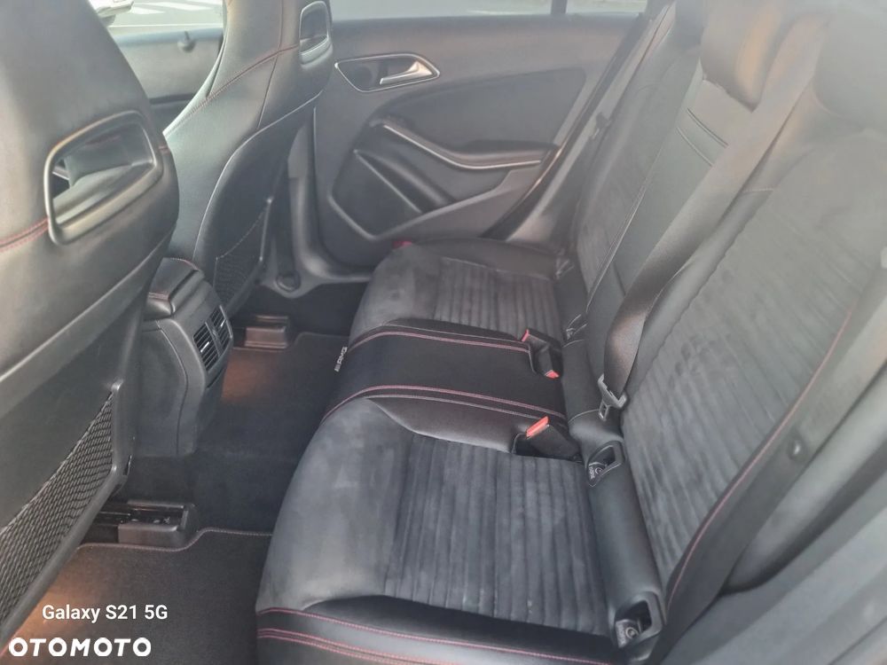 Mercedes-Benz CLA 200 CDI 7G-DCT AMG Line - 11