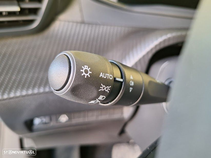 Peugeot 2008 1.2 Hybrid Allure e-DCS6 - 20