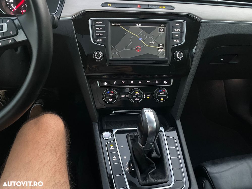 Volkswagen Passat - 33