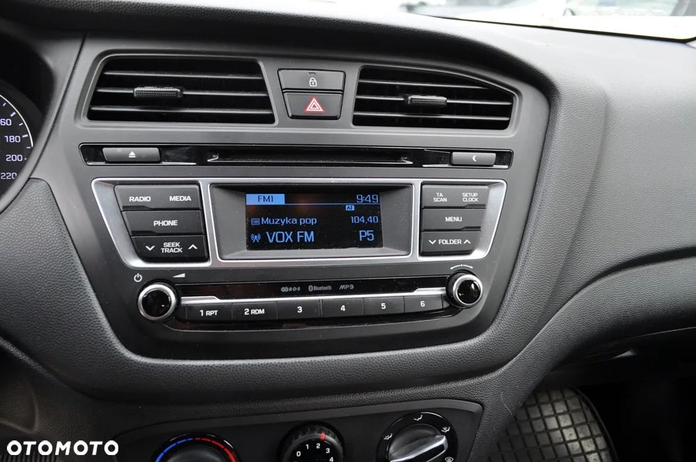 Hyundai i20 - 20