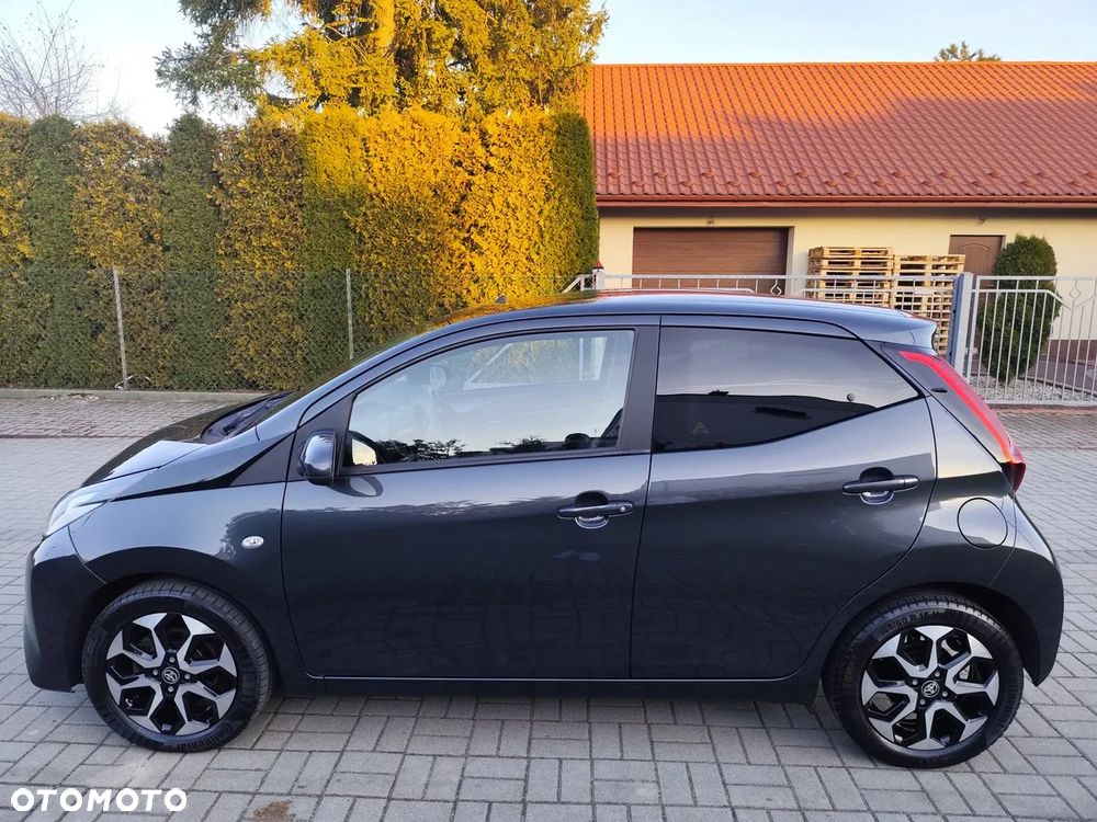 Toyota Aygo x-clusiv - 17