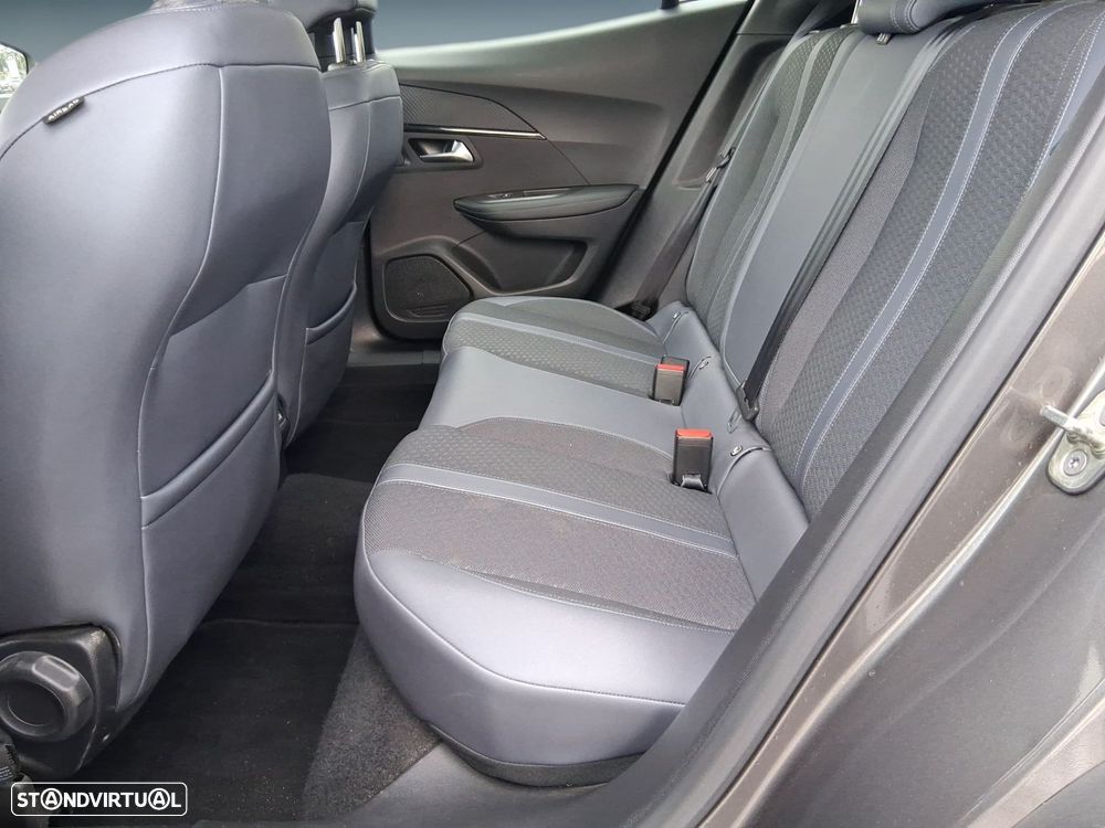 Peugeot 2008 1.2 PureTech Allure Pack EAT8 - 20