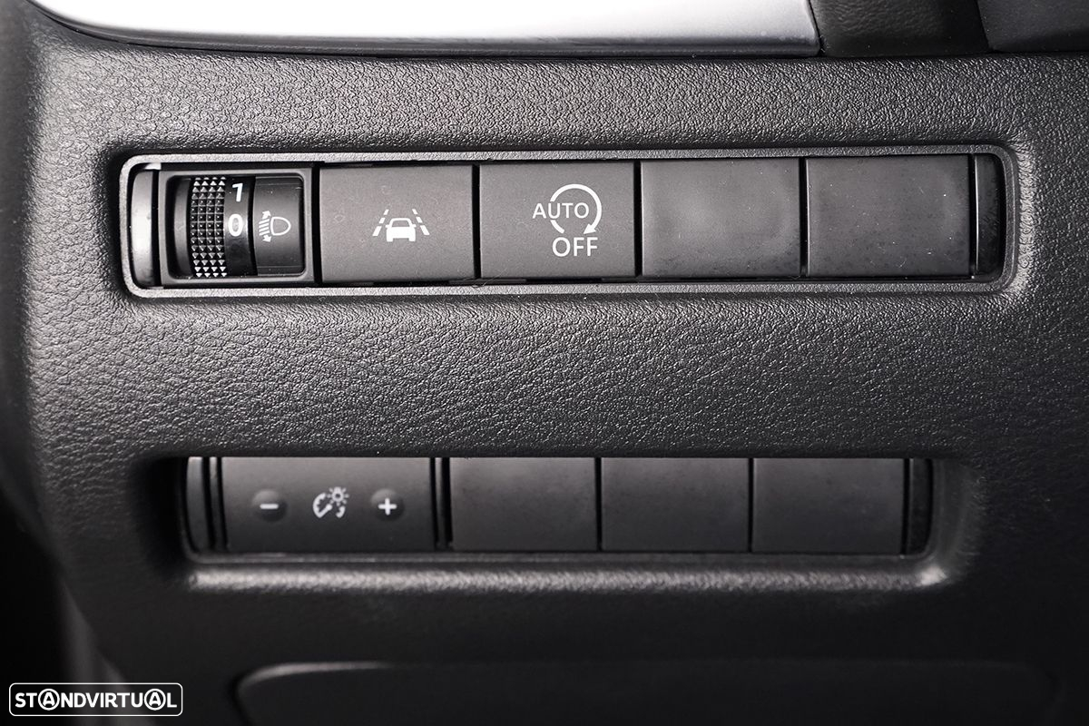 Nissan Qashqai 1.3 DIG-T N-Connecta LED - 18