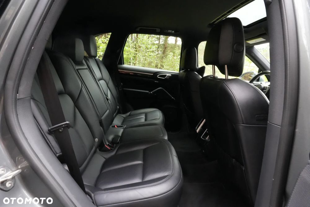 Porsche Cayenne - 14