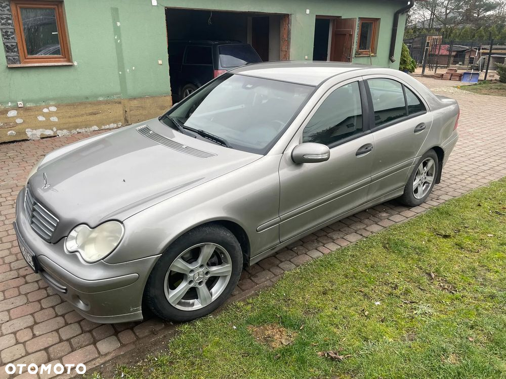 Mercedes-Benz Klasa C 200 CDI Elegance - 3