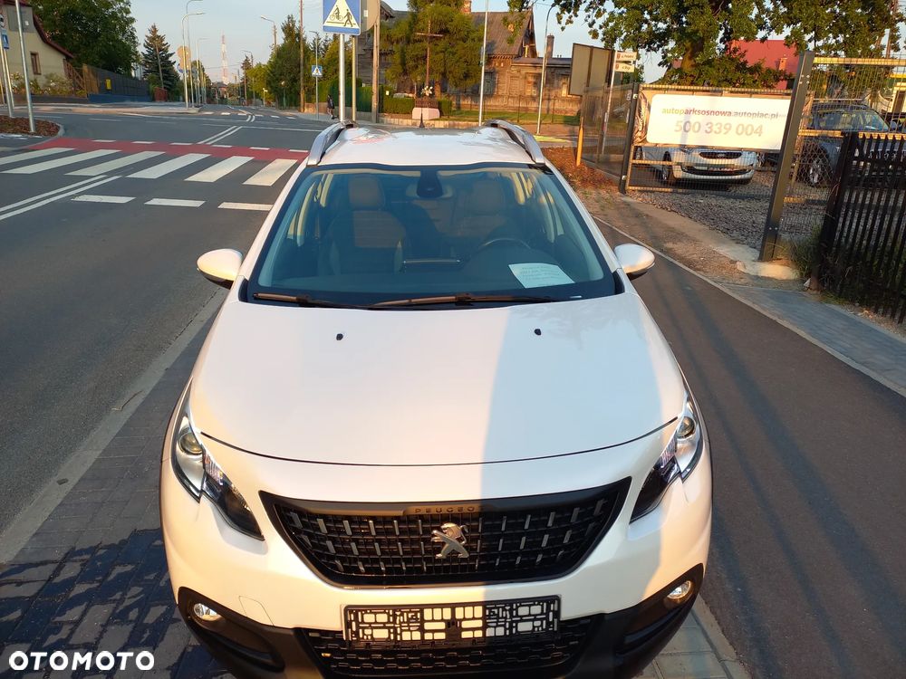 Peugeot 2008 1.2 Pure Tech Allure S&S EAT6 - 22