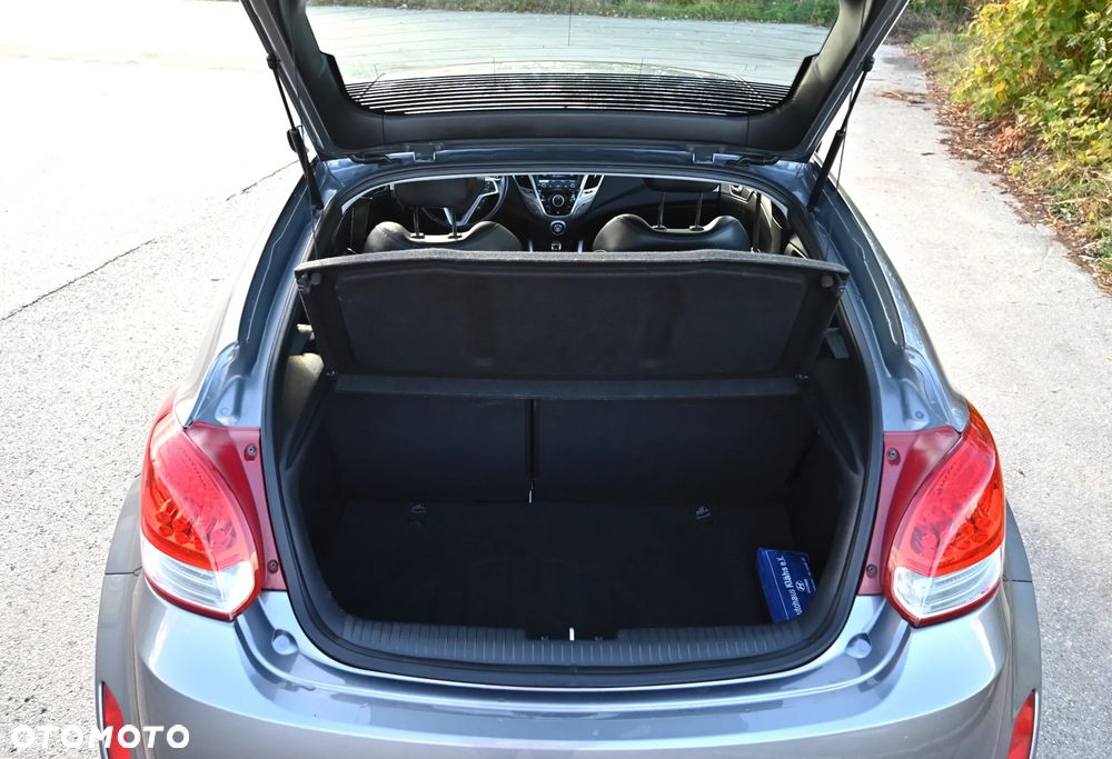 Hyundai Veloster - 30
