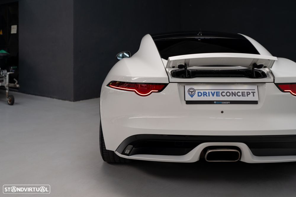 Jaguar F-Type 2.0 i4 Chequered Flag - 30