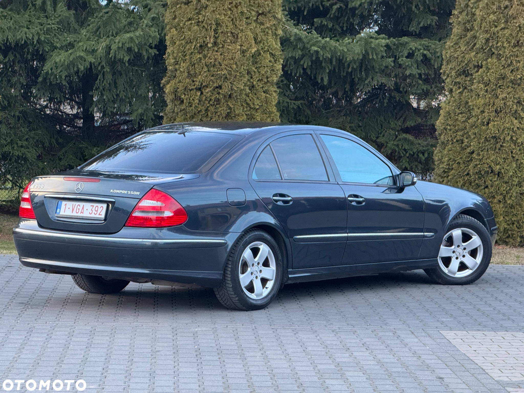 Mercedes-Benz Klasa E 200 T Kompressor Avantgarde Sport Edition - 3