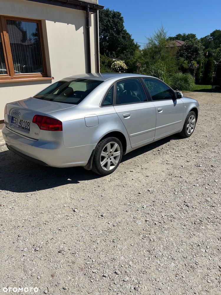 Audi A4 Limousine - 3