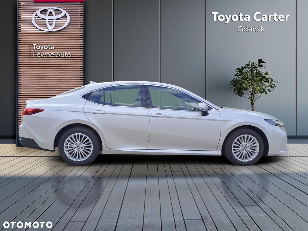 Toyota Camry - 7