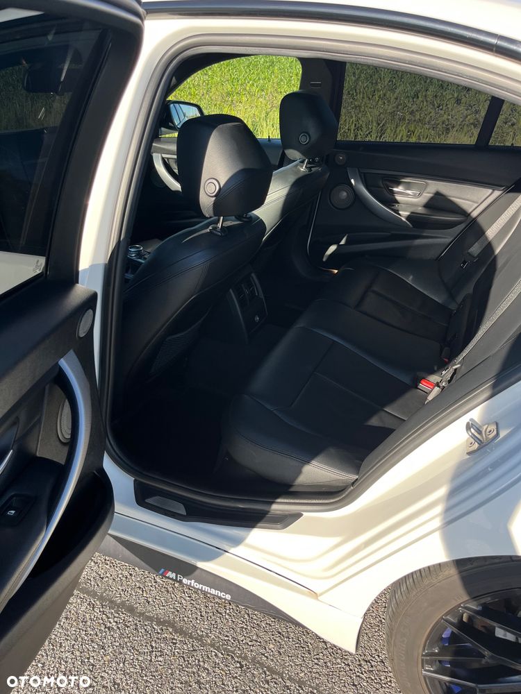 BMW Seria 3 335i - 14