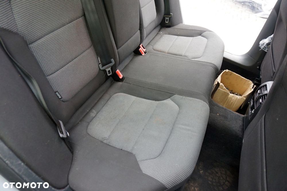 VOLKSWAGEN PASSAT B7 SEDAN 2012 LA7W 2.0 TDI CFFB 140KM NFU SREBRNY na części - 13