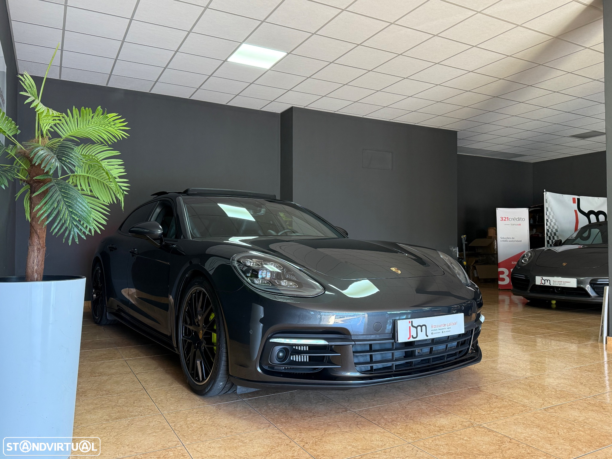 Porsche Panamera Sport Turismo 4 E-Hybrid 10 Years Edition - 3