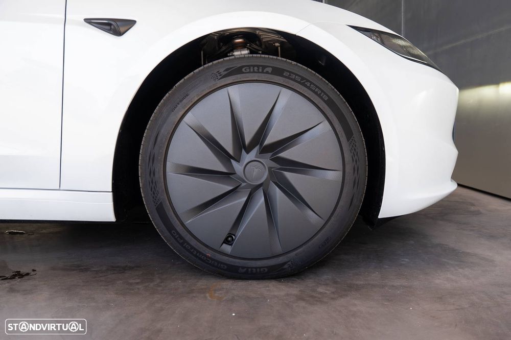 Tesla Model 3 — fotografia 9