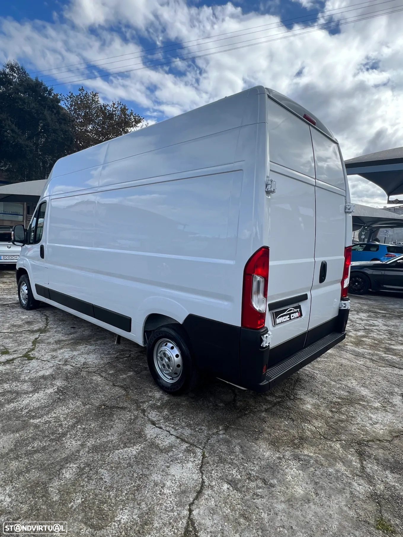 Peugeot Boxer 2.2 BlueHDI 335 L3H3 Pro C/ IVA DEDUTIVEL - 4