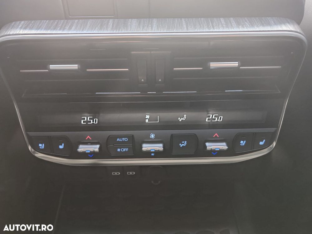 Toyota Land Cruiser 300 - 22