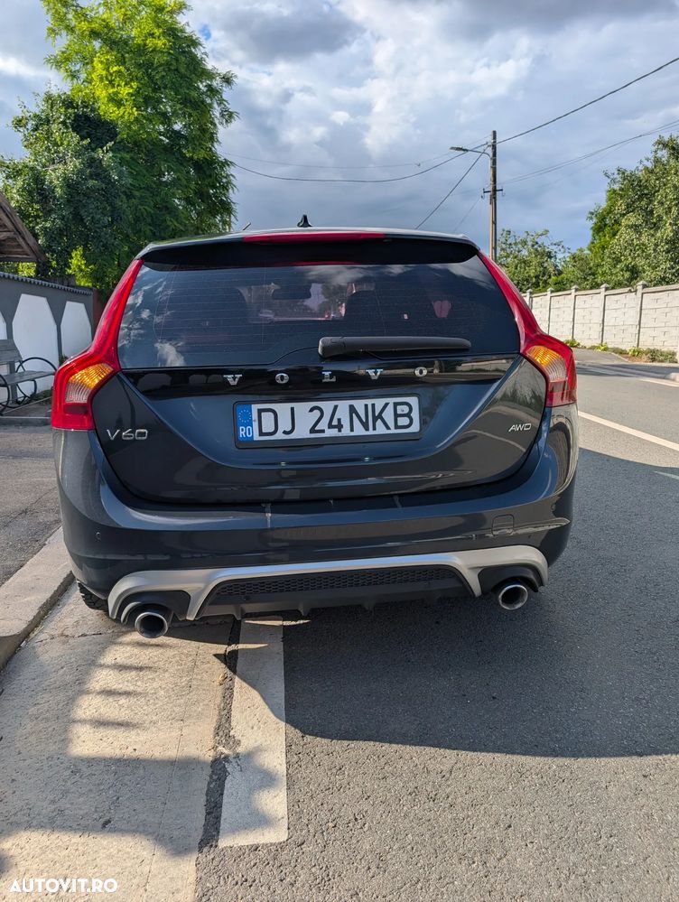 Volvo V60 D5 AWD Geartronic RDesign - 5