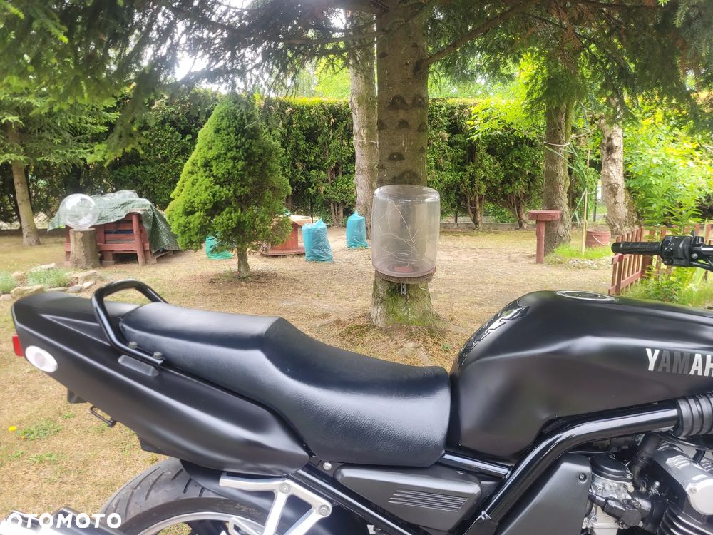 Yamaha FZS - 18