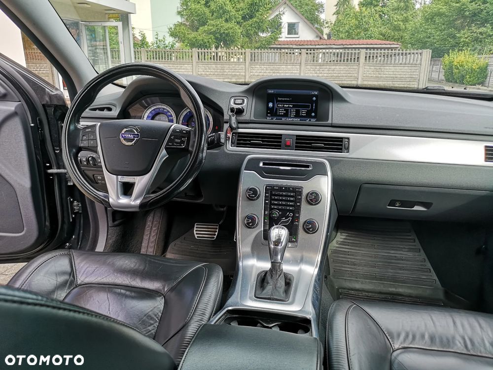 Volvo V70 D5 Momentum - 22