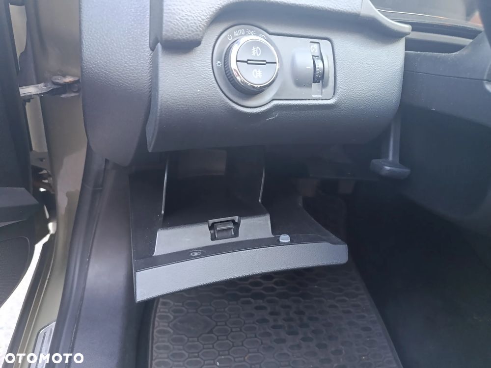 Opel Insignia 2.0 CDTI - 17