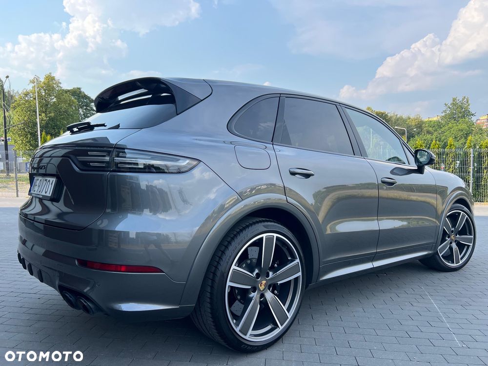 Porsche Cayenne - 4
