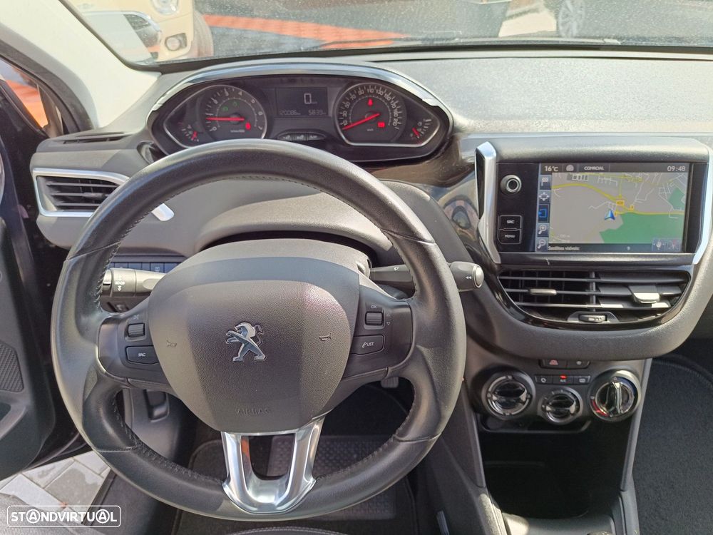 Peugeot 208 1.2 VTi SE Style - 19