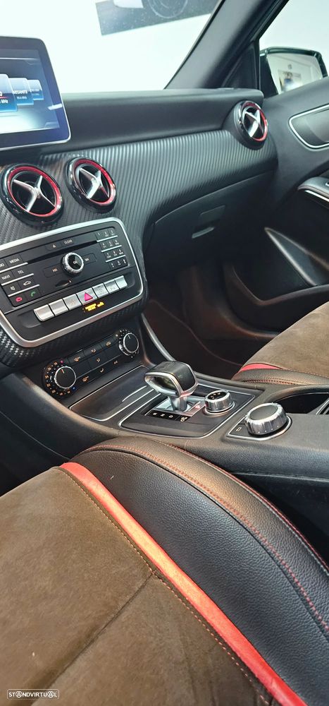 Mercedes-Benz A 45 AMG 4Matic Speedshift 7G-DCT Yellow Night Edition - 12