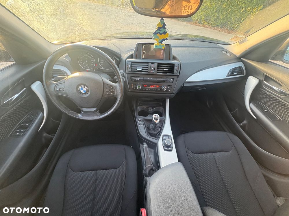 BMW Seria 1 118i - 32