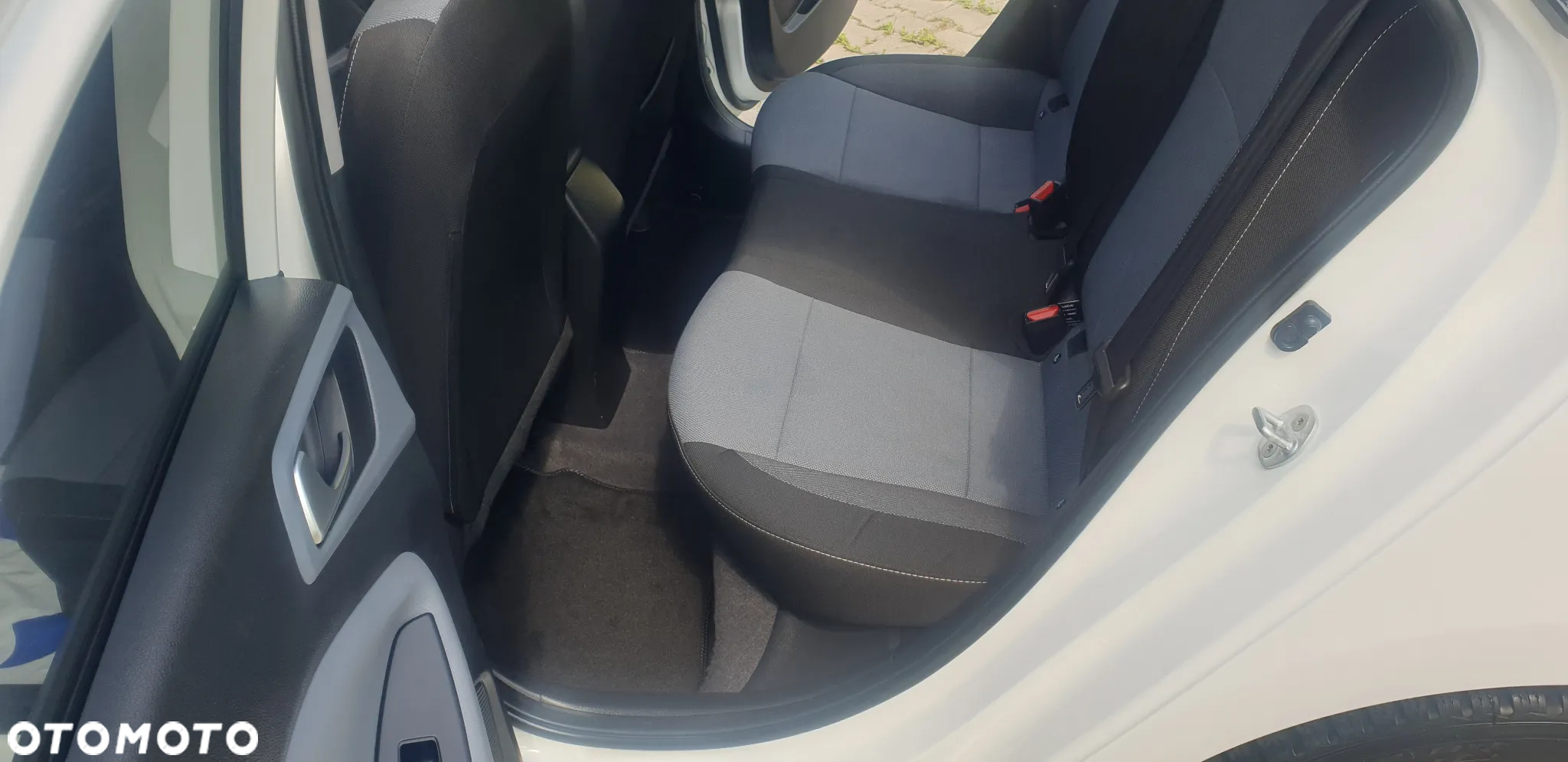 Hyundai i20 1.4 YES Gold - 20