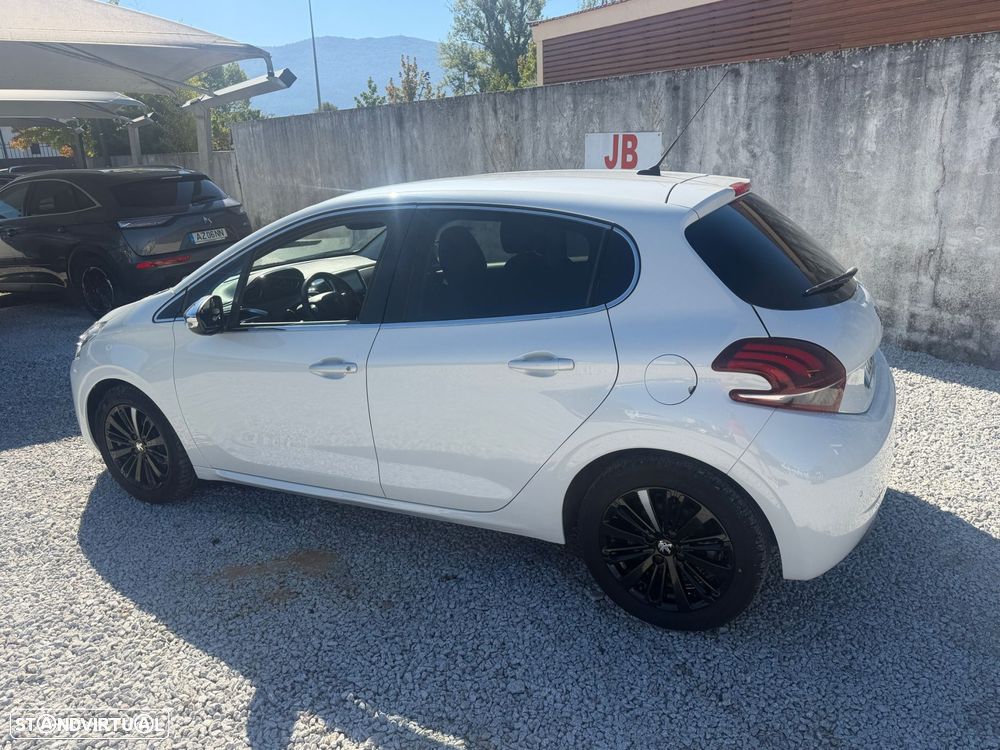 Peugeot 208 1.2 PureTech Allure - 4