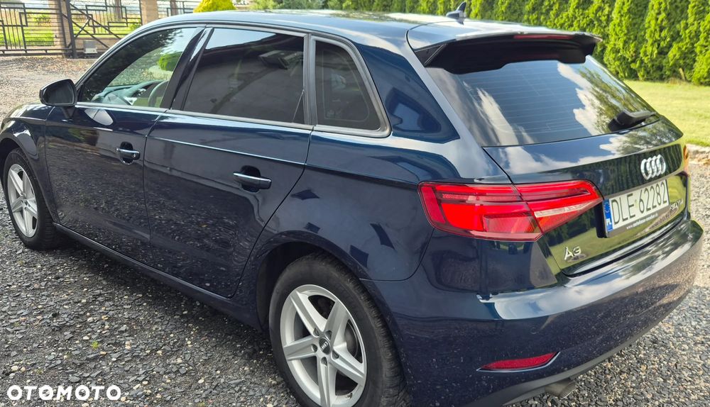 Audi A3 Sportback 1.6 TDI S tronic design - 2
