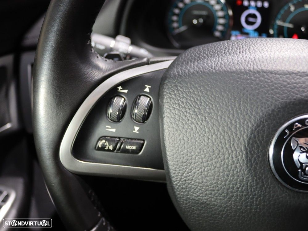 Jaguar XF 2.2 D Premium Luxury - 19