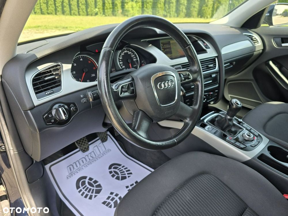 Audi A4 Limousine - 14