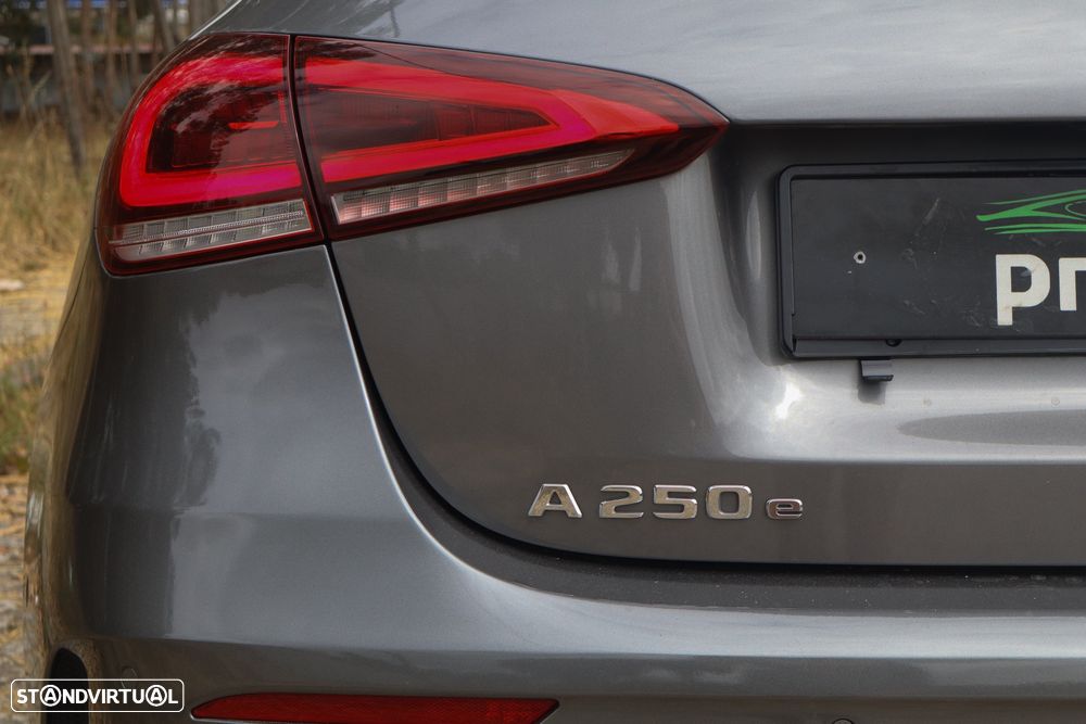 Mercedes-Benz A 250 e AMG Line - 28