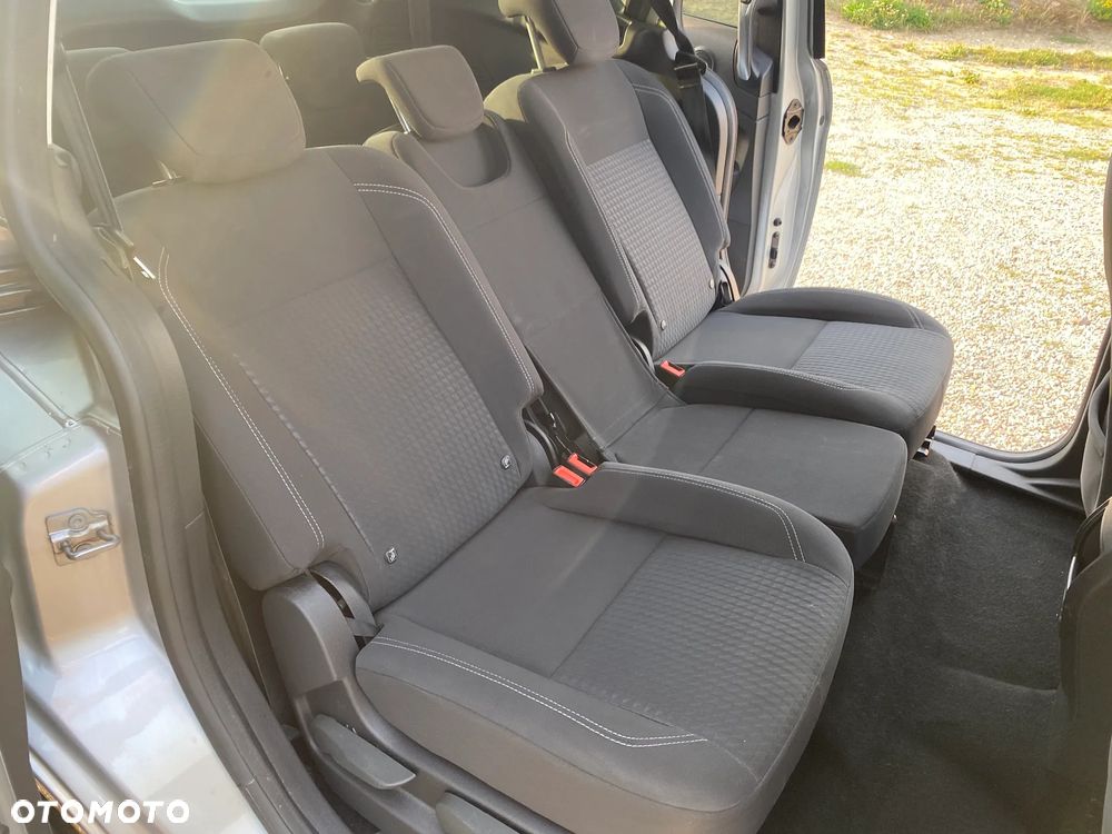 Ford Grand C-MAX - 14