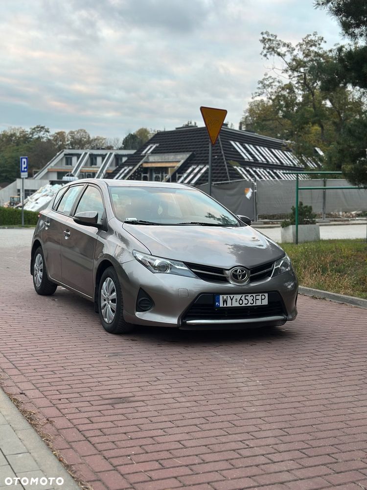 Toyota Auris 2013 photo 3