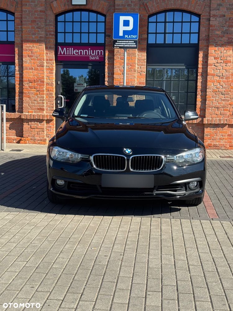 BMW Seria 3 318i - 1