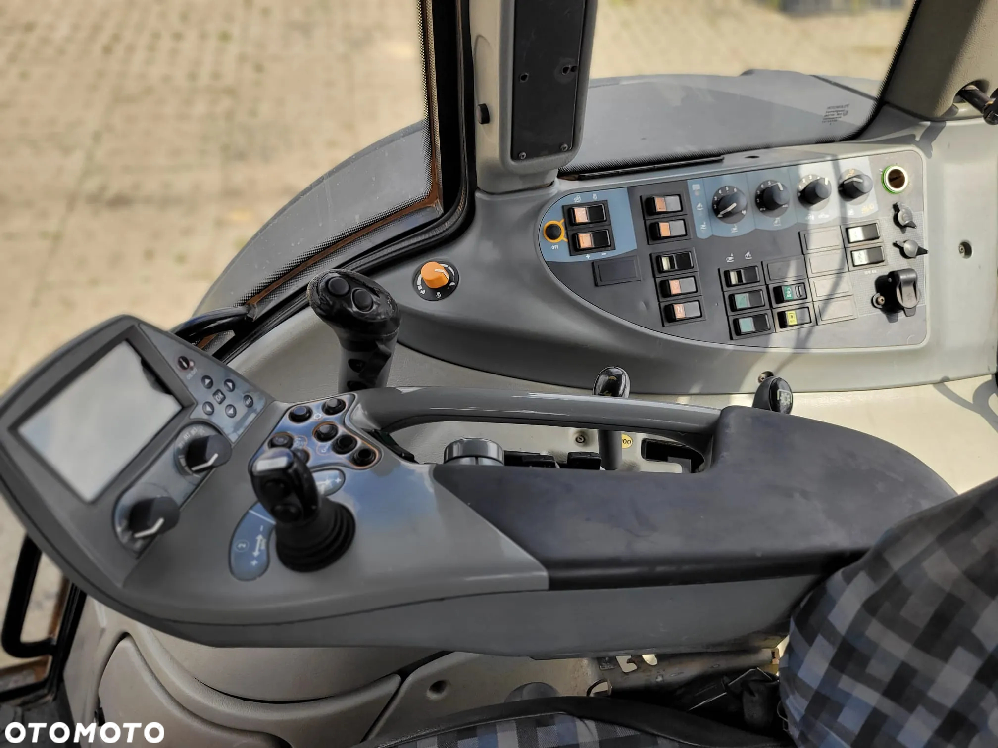 Valtra N121 - 16